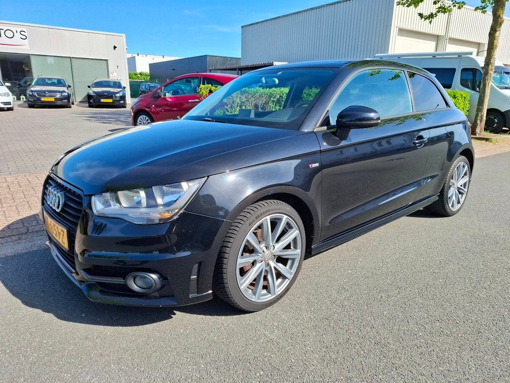 Audi A1 1.2 TFSI S-LINE AIRCO/NAVI/17INCH!, Auto's, Audi, Voorwielaandrijving, Euro 5, Zwart, 4 cilinders