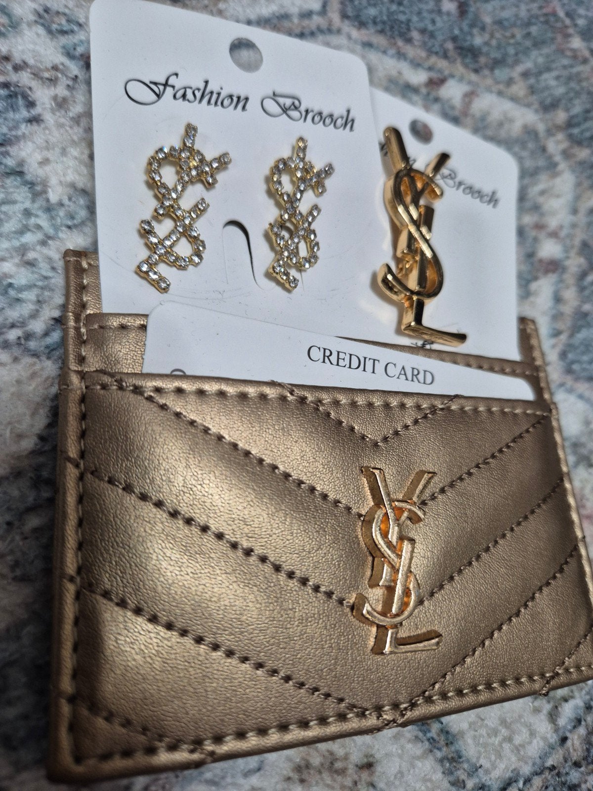 Ysl set.  Kaarthouder oorbellen broche, Ophalen of Verzenden, Nieuw, Zwart