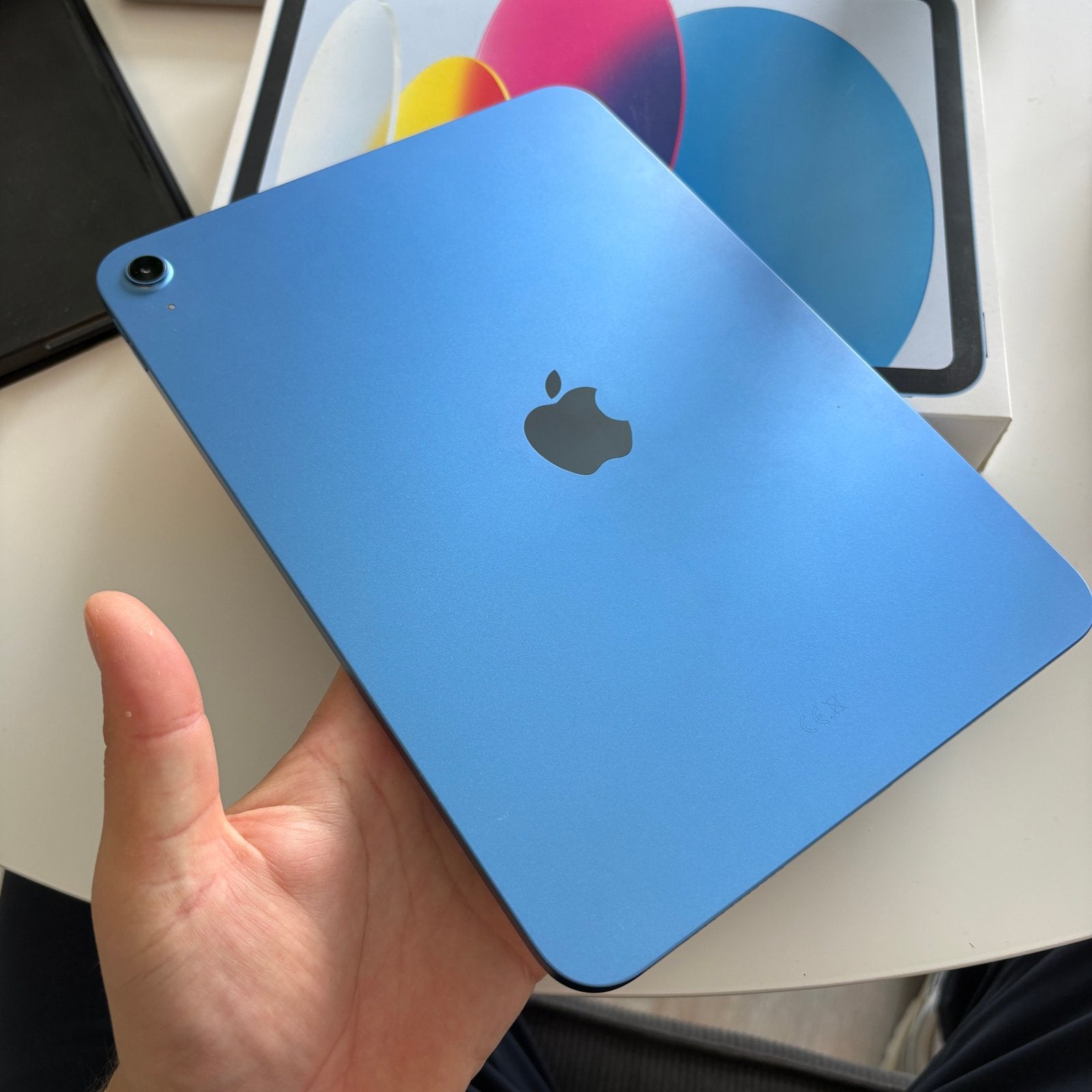 Zo goed als nieuw iPad (A16) - 128GB -Blauw Doos Gratis Hoes, Computers en Software, Apple iPads, 10 inch, Ophalen of Verzenden