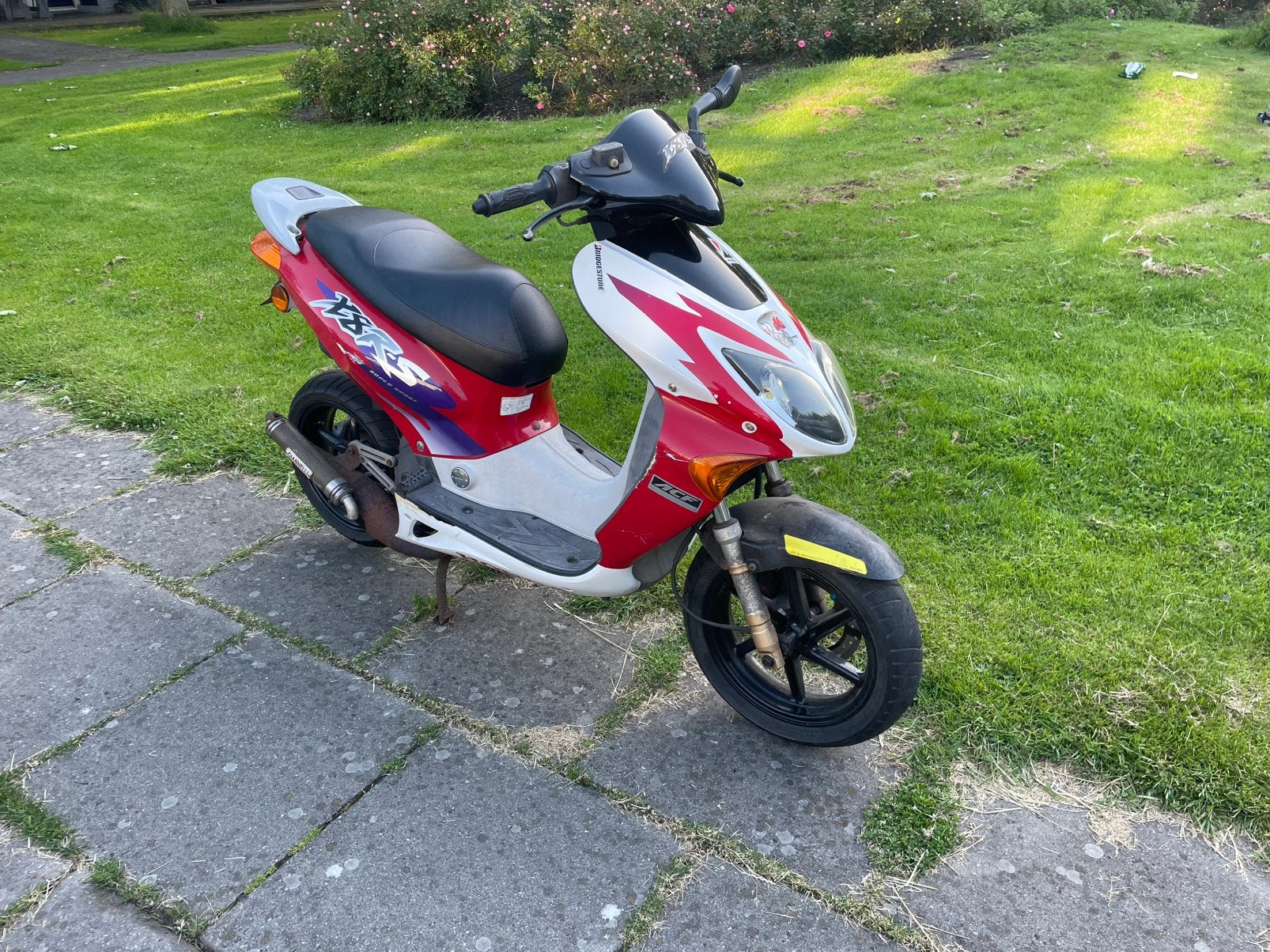 Honda x8r s scooter geel kenteken 90 kmph, Fietsen en Brommers, Ophalen, Gebruikt, Overige modellen, Maximaal 45 km/u