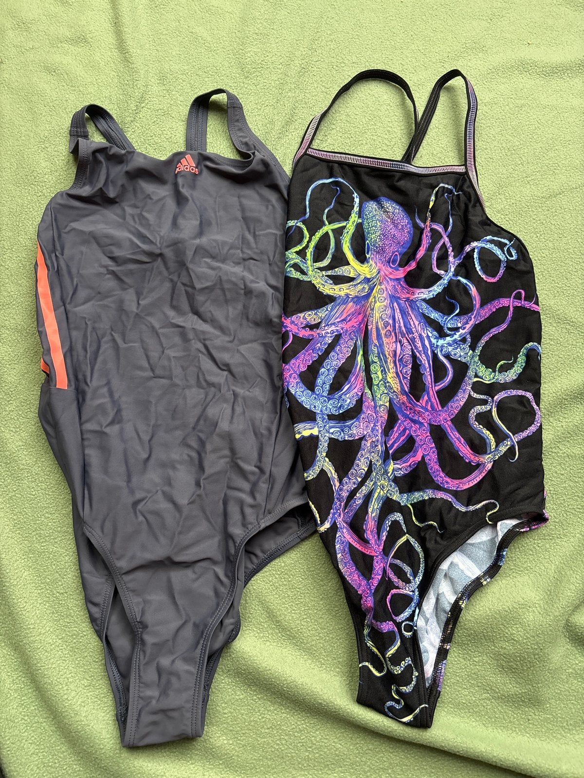 2x Badpak maat 164-176 - Adidas en Octopus print, Ophalen, Gedragen, Grijs, Badpak