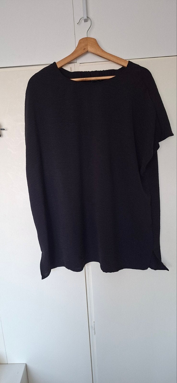 Zwart T-shirt met korte mouwen en ronde hals, Zwart, Maat 46/48 (XL) of groter, Pescara, Ophalen of Verzenden