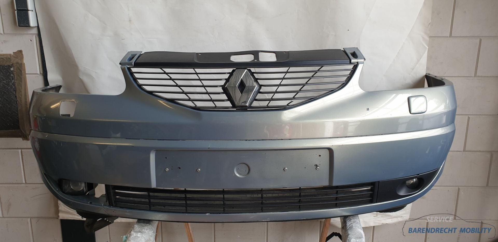 Voorbumper met radiator grille Avantime Renault 211 Steppe 6, Renault Group, Gebruikt, Contact.group@renault.com, Ophalen of Verzenden