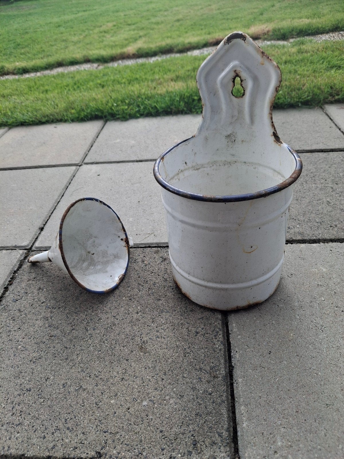 geëmailleerde wandpot en trechter, Ophalen of Verzenden