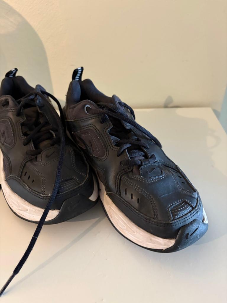Nike M2K Tekno sneakers - Zwart met witte zool, Kleding | Heren, Ophalen of Verzenden, Gedragen, Zwart