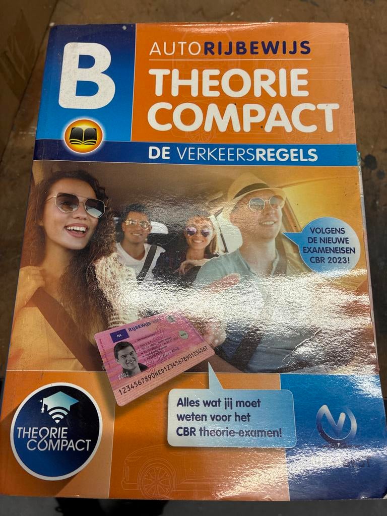 Theorie Compact Autorijbewijs CBR 2023, Ophalen of Verzenden, Zo goed als nieuw, Algemeen
