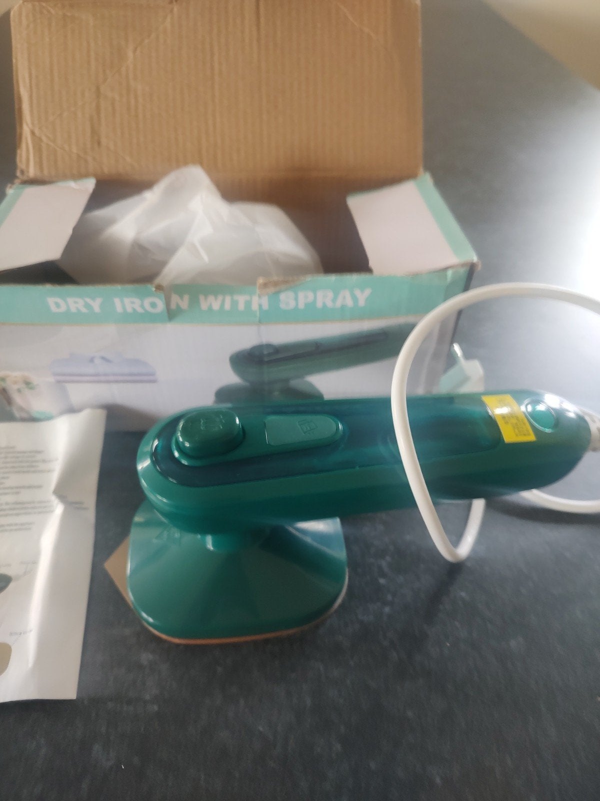 Mini Strijkijzer met Spray - Draagbaar en Handig, Witgoed en Apparatuur, Ophalen of Verzenden, Nieuw, Strijkijzer met snoer