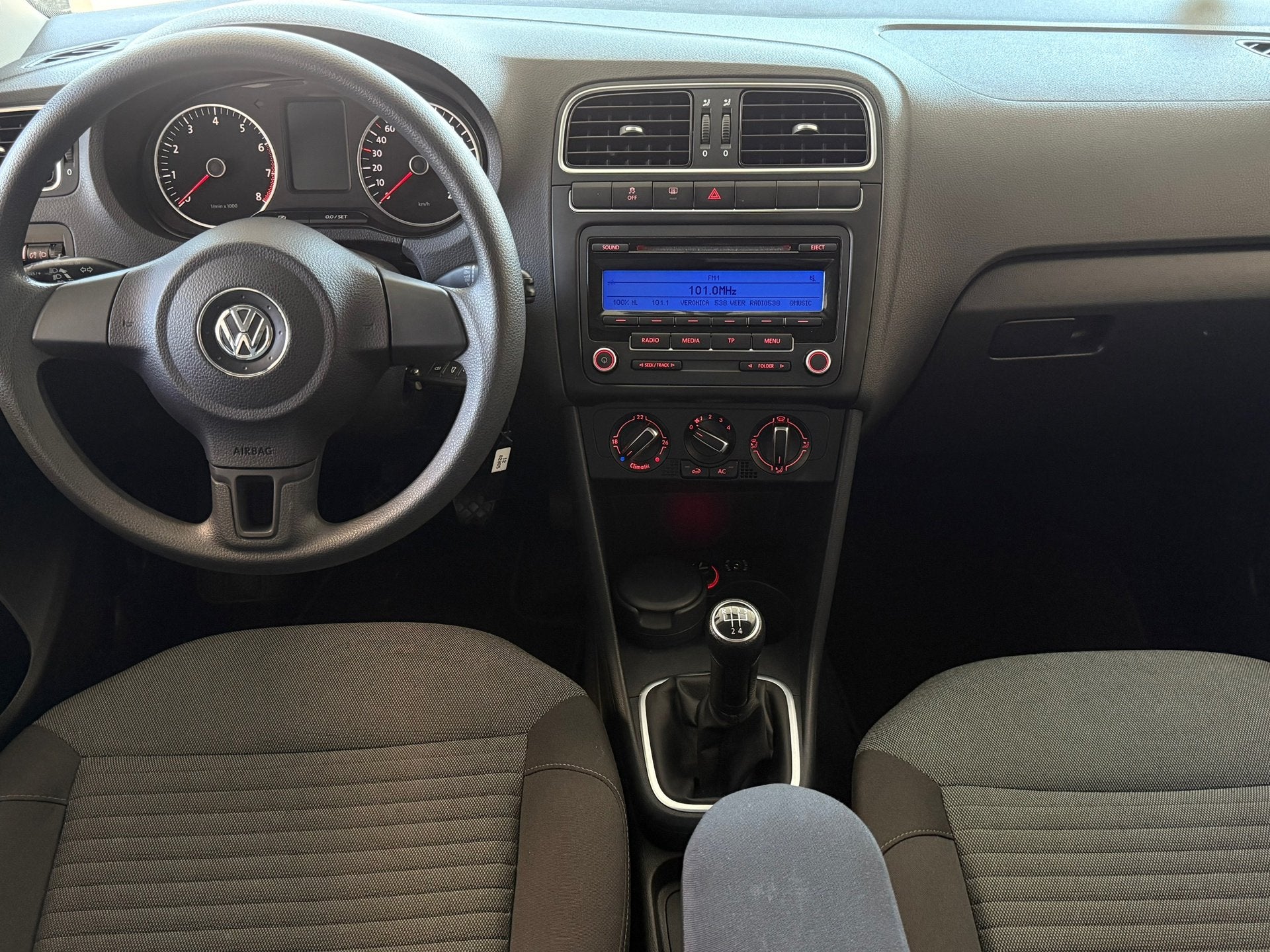 Volkswagen Polo 1.4-16V 86pk 1e EIG | AIRCO | CRUISE | NAP, Auto's, Voorwielaandrijving, Zwart, 4 cilinders, Origineel Nederlands