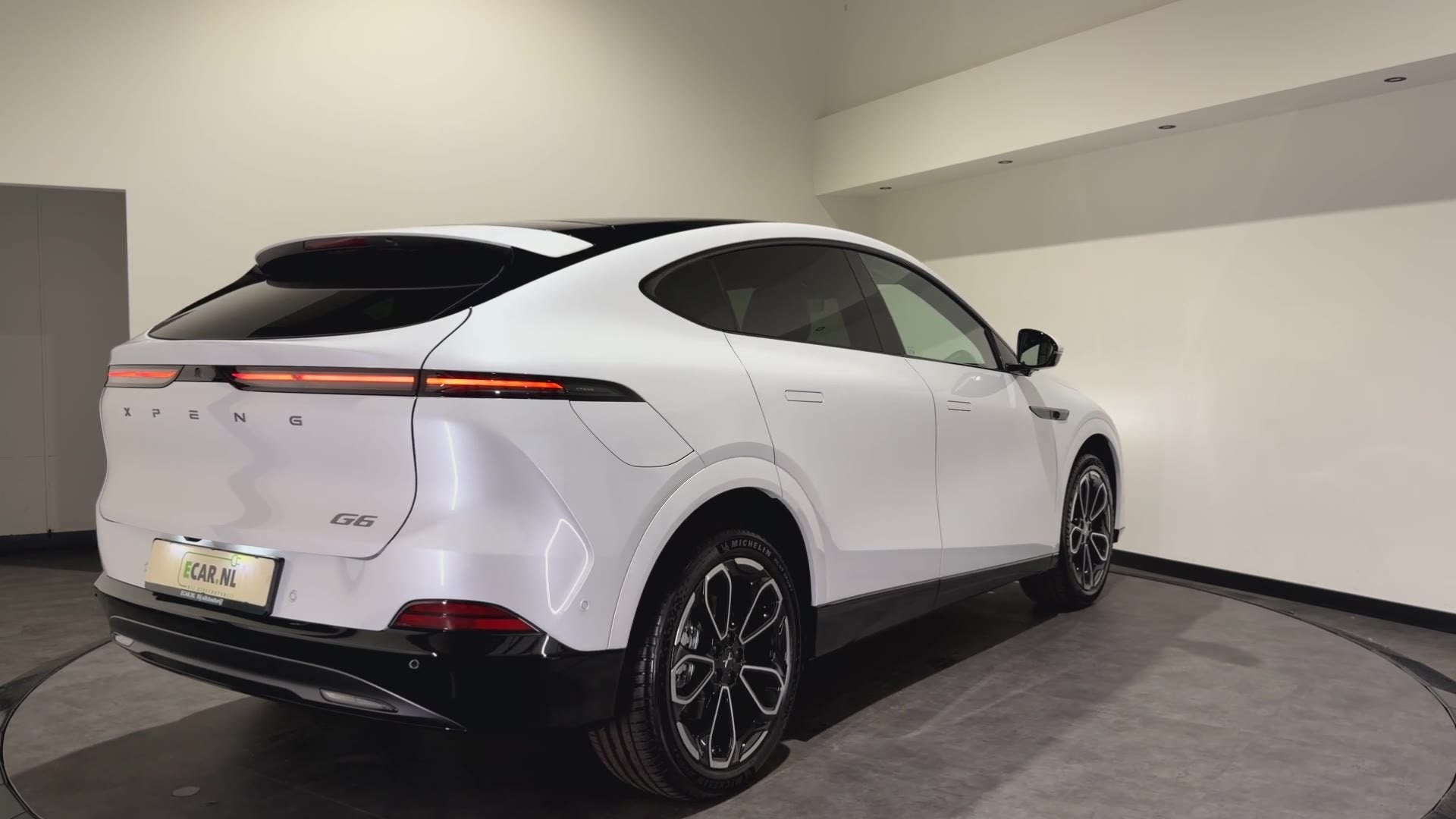 XPENG G6 RWD Long Range | Licht Interieur (bj 2026), Auto's, Automaat, 525 km, Achterwielaandrijving, Gebruikt