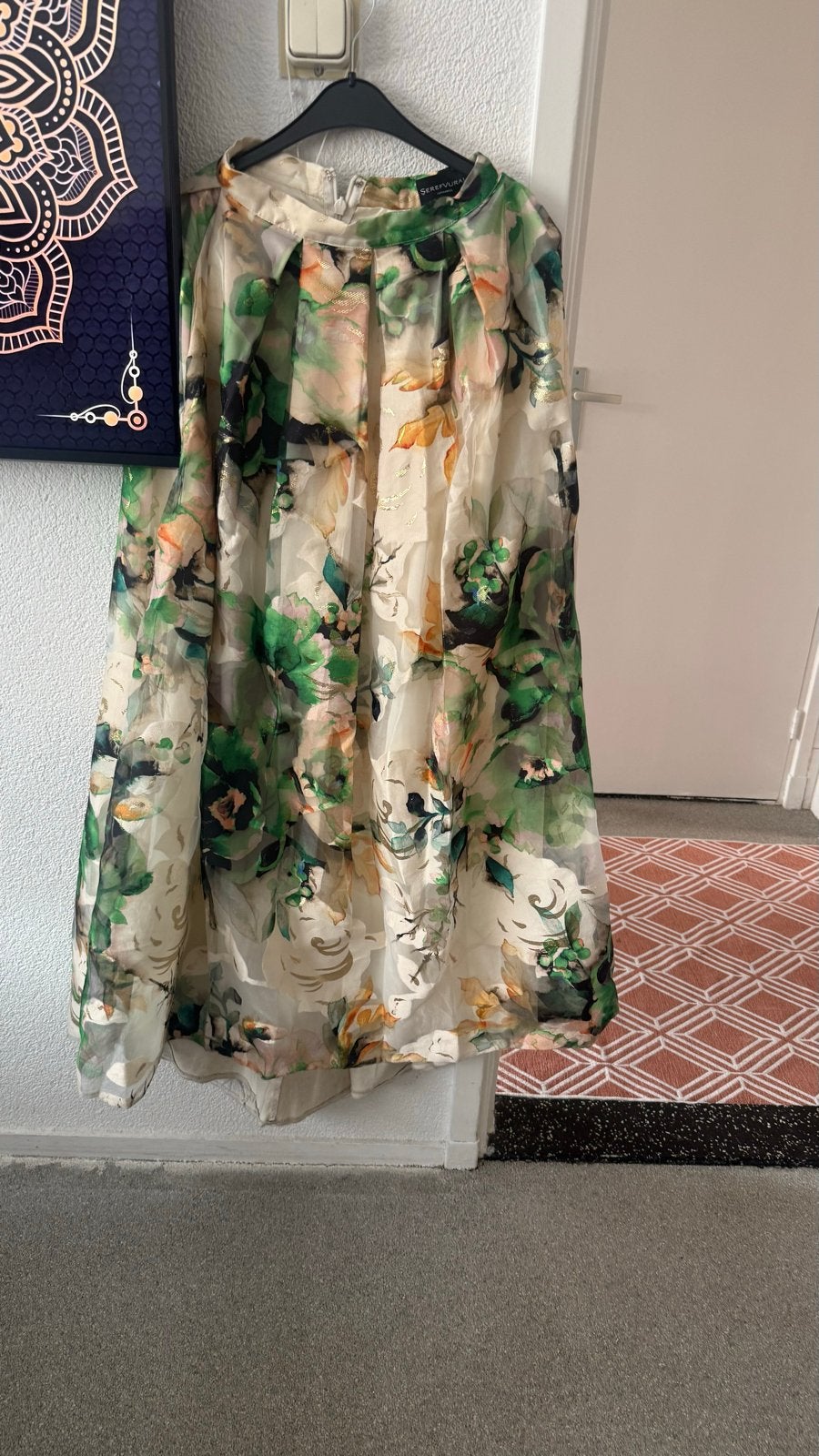 Elegante bloemenjurk, maat M, Kleding | Dames, Meerkleurig, Zo goed als nieuw, Knielengte, Ophalen