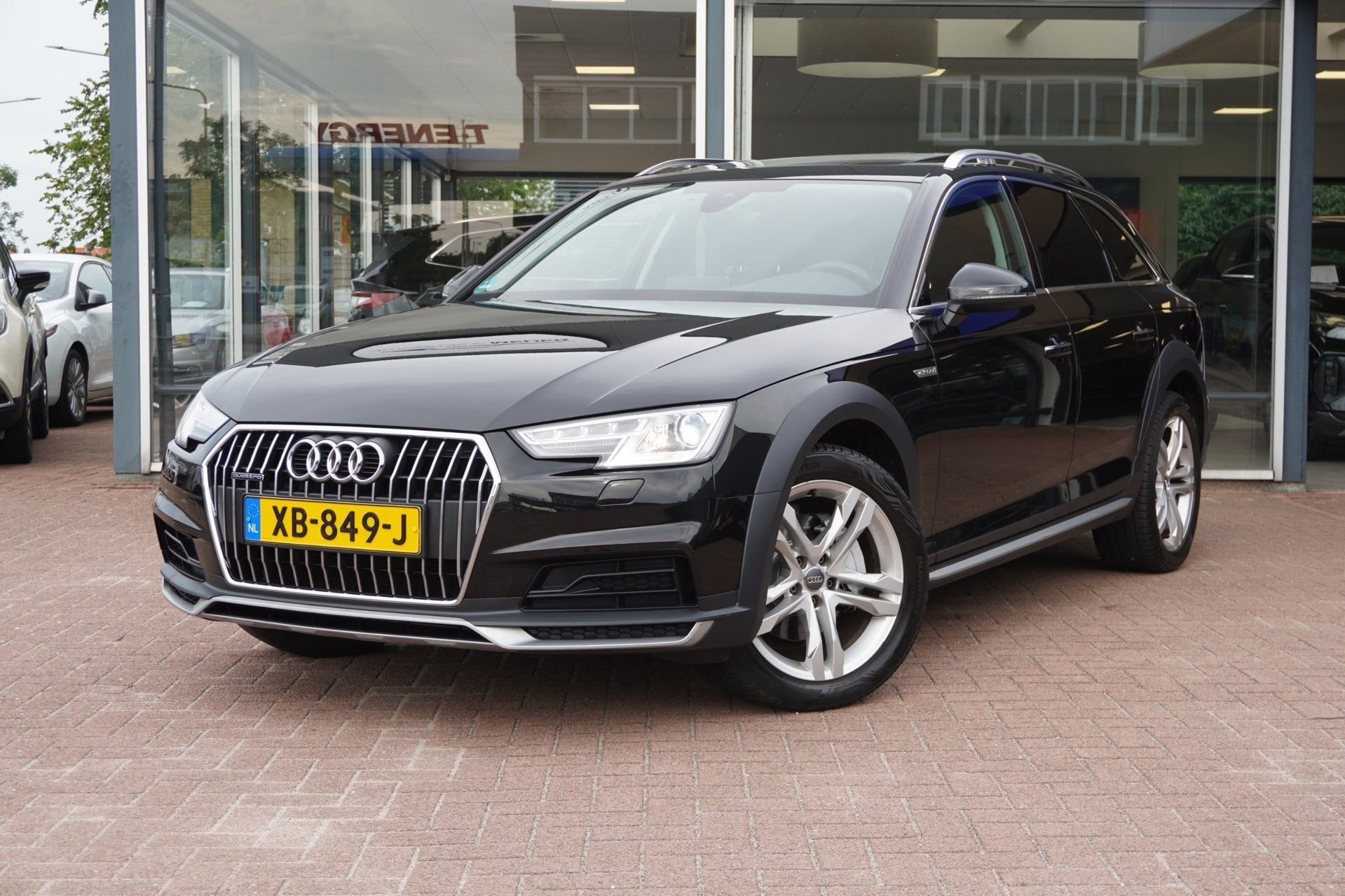 Audi A4 allroad quattro 2.0 TDI Pro Line Plus Automaat | 151, Dealer onderhouden, A4, Zwart, Diesel