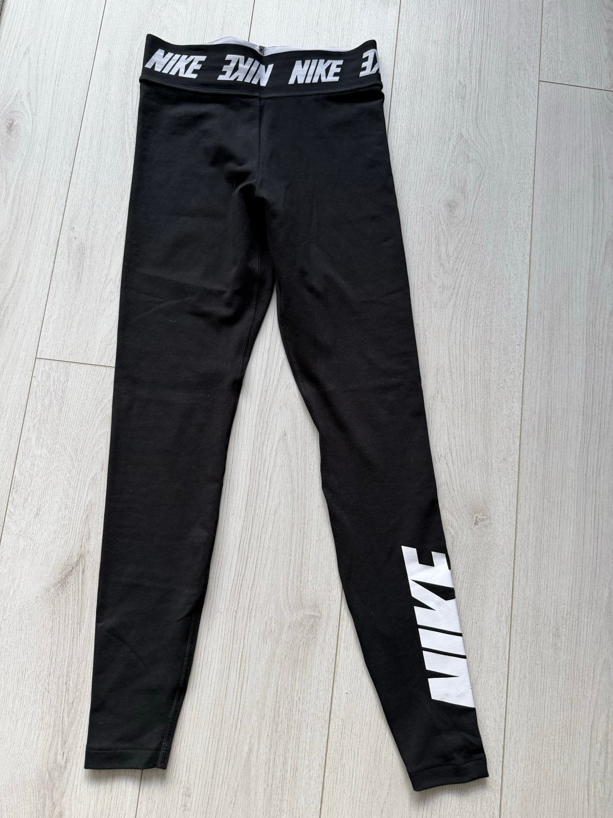 Nike Legging Zwart met Witte Details - Maat XS, Zwart, Overige maten, Zo goed als nieuw, Legging