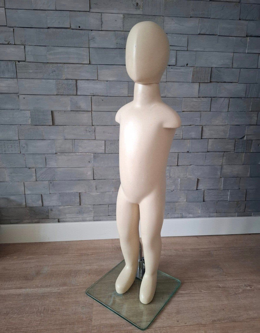 Kinderpaspop met glazen voet - Crèmekleurig, Hobby en Vrije tijd, Ophalen of Verzenden