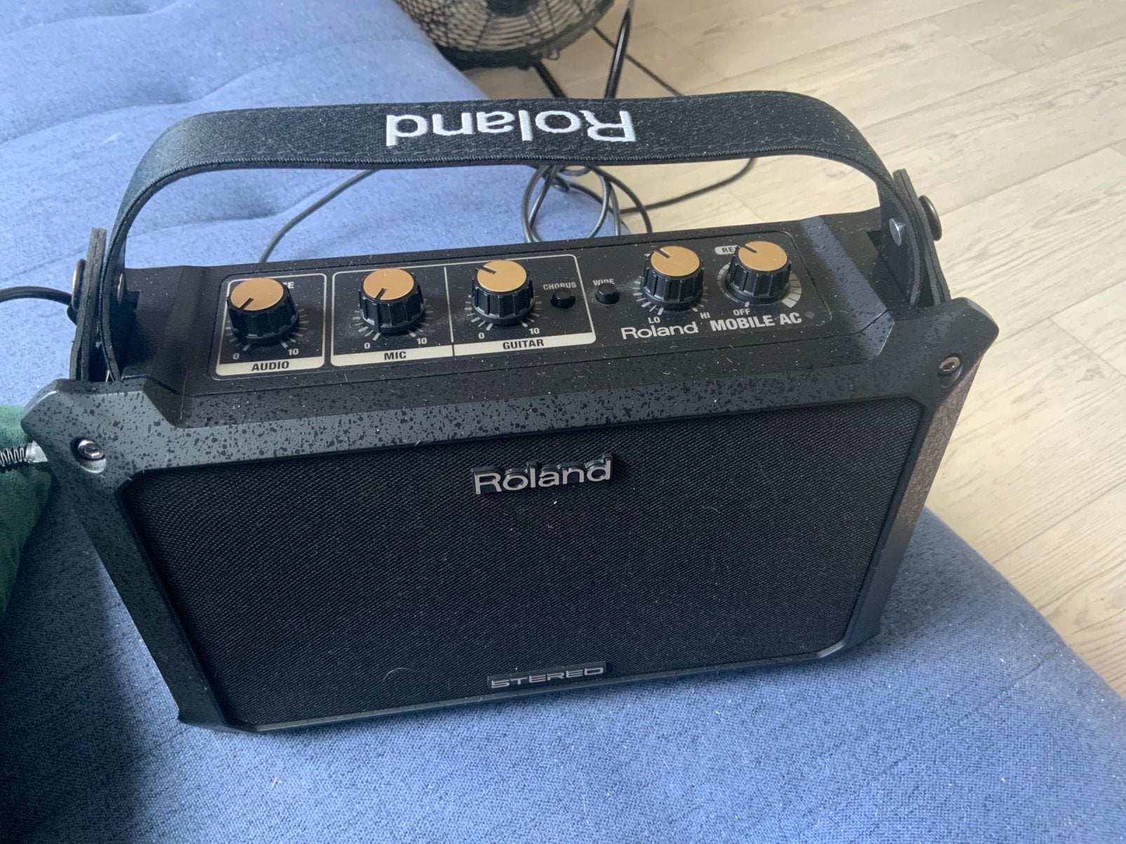 Roland mobile AC amplifier versterker, Muziek en Instrumenten, Versterkers | Bas en Gitaar, Ophalen of Verzenden, Nieuw, Minder dan 50 watt