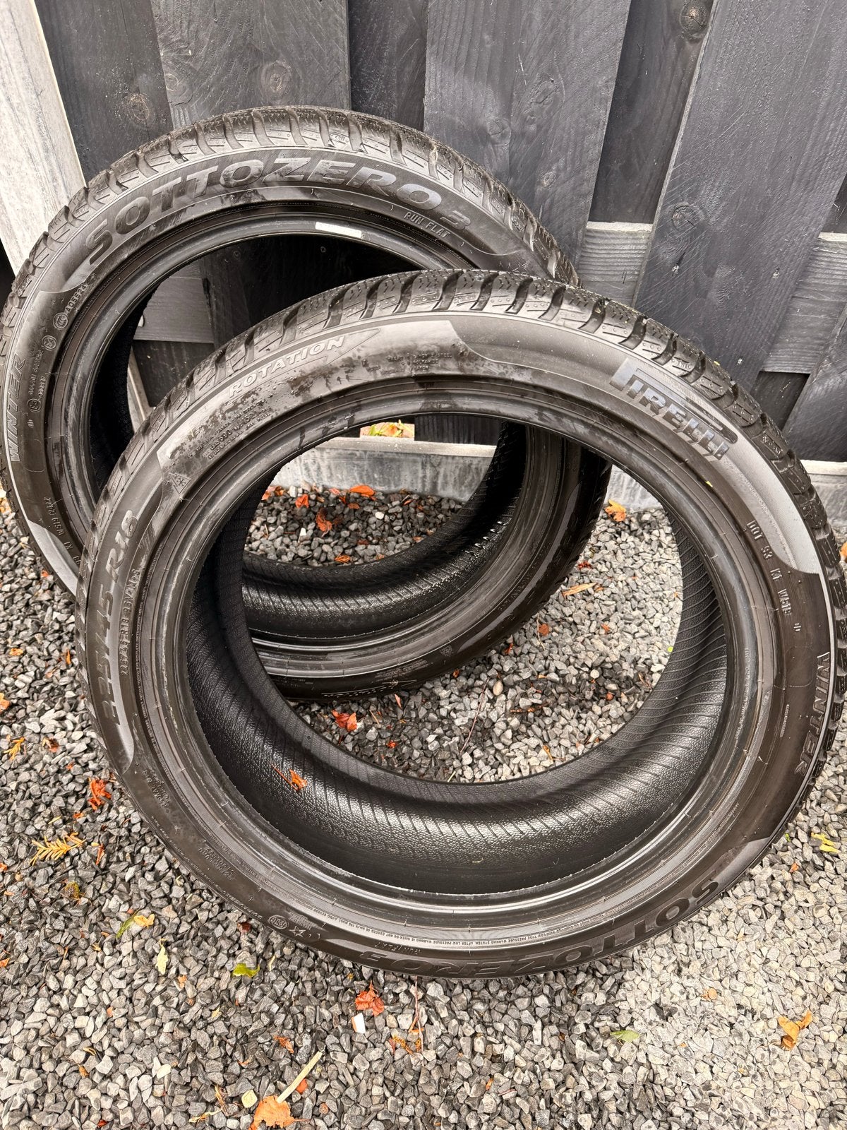 2 Pirelli Sottozero Winterbanden 225/45 R18 Run Flat, Auto-onderdelen, Ophalen, 18 inch, Gebruikt, Winterbanden