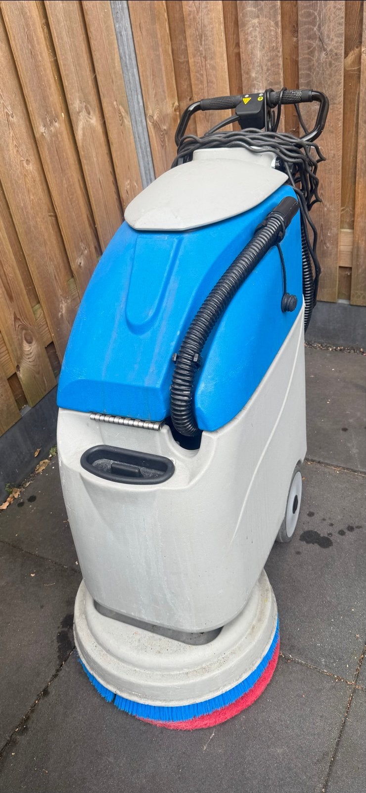 Fiorentini I 18 ENEW Schrob-/Zuigmachine - Kabel, Ophalen, Gebruikt, Schrobmachine