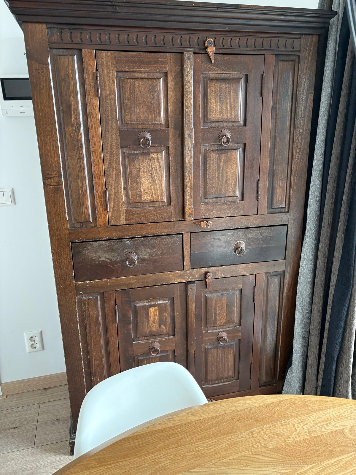 Koloniale/Spaanse Houten Kast - Blikvanger met Karakter, Ophalen