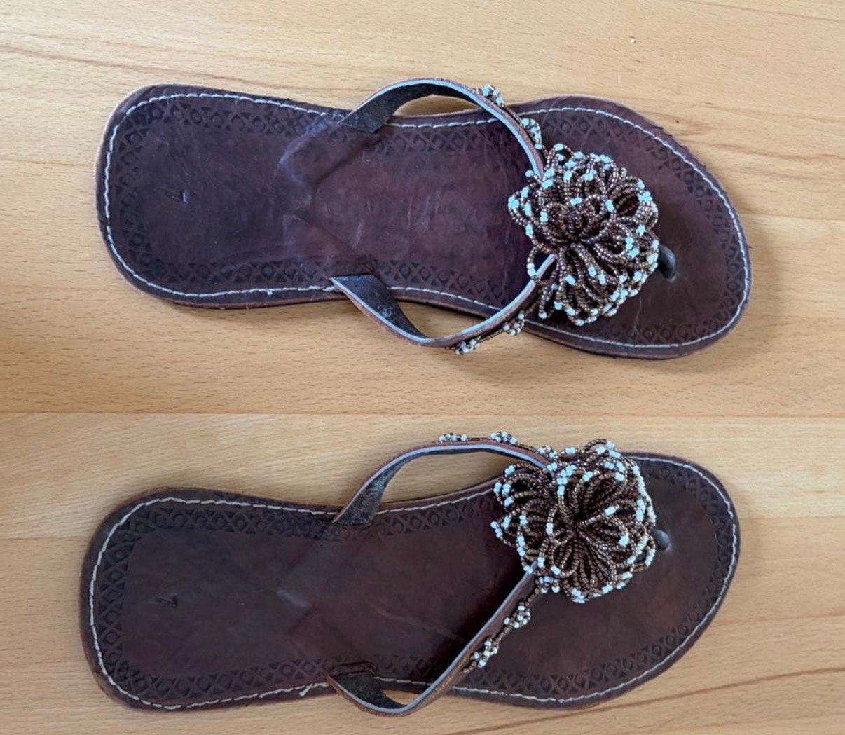 Originele Keniaanse handgemaakte slippers maat 7., Kleding | Dames, Schoenen, Ophalen of Verzenden, Nieuw, Slippers