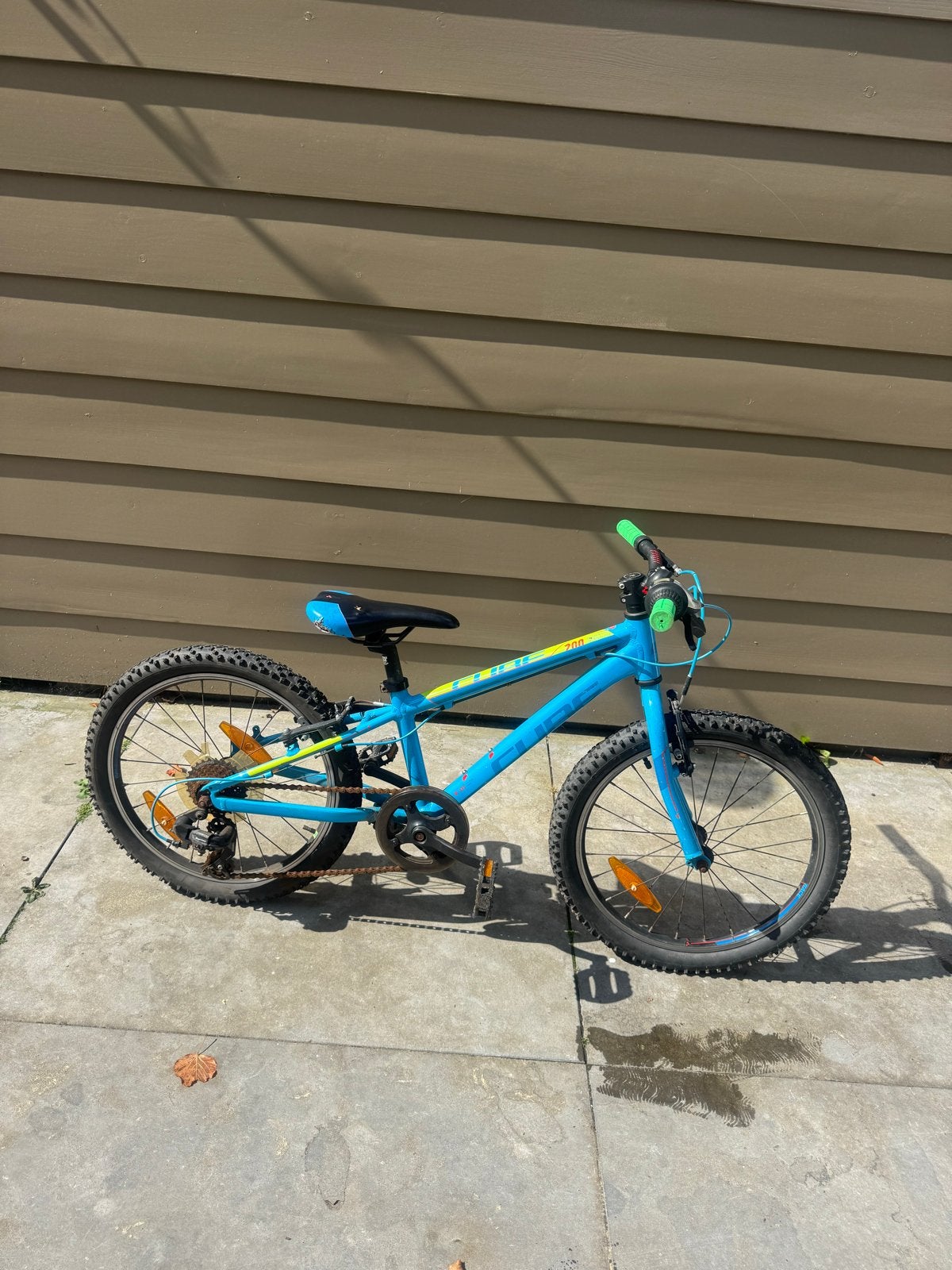 Cube Acid 20 inch kinderfiets - Blauw/Geel, Ophalen, Gebruikt, Velgrem, 20 inch of meer
