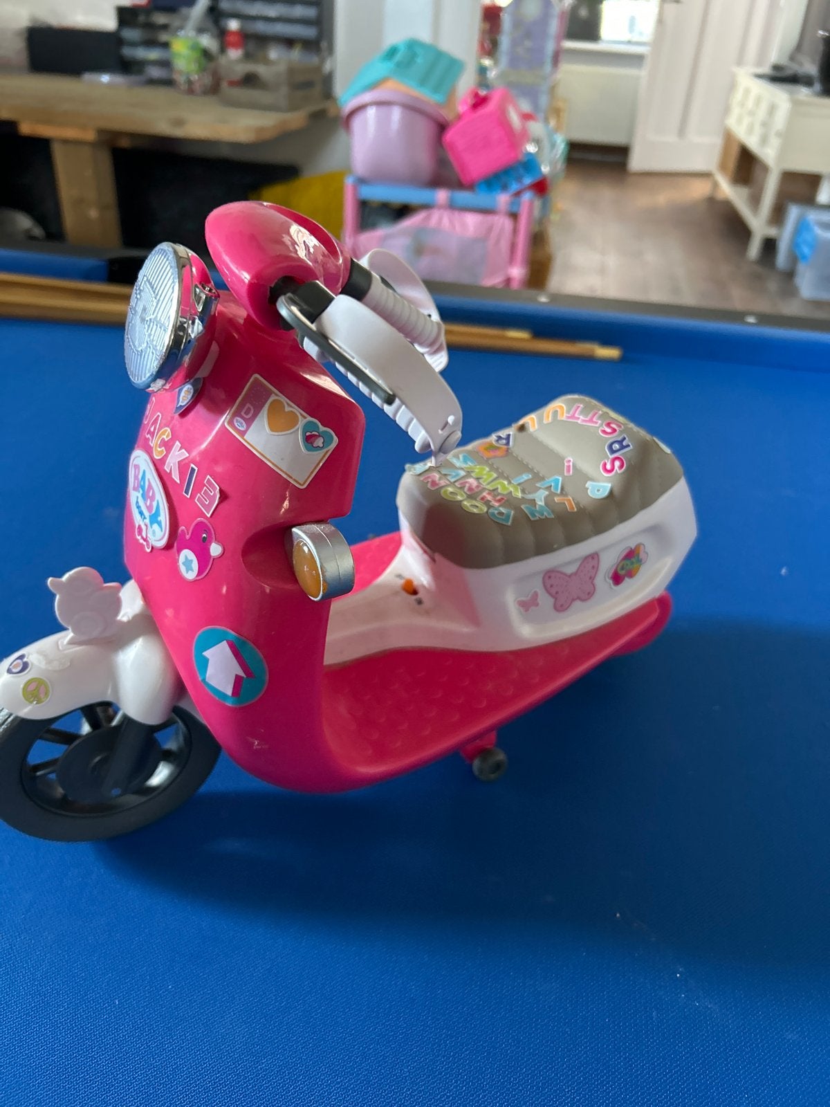 Roze speelgoedscooter voor poppen, Kinderen en Baby's, Ophalen of Verzenden, Gebruikt