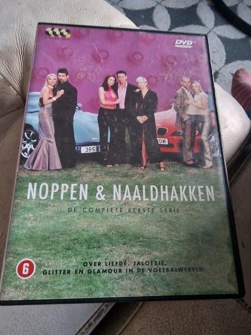 Noppen & Naaldhakken - De complete eerste serie DVD, Cd's en Dvd's, Dvd's | Tv en Series, Ophalen of Verzenden