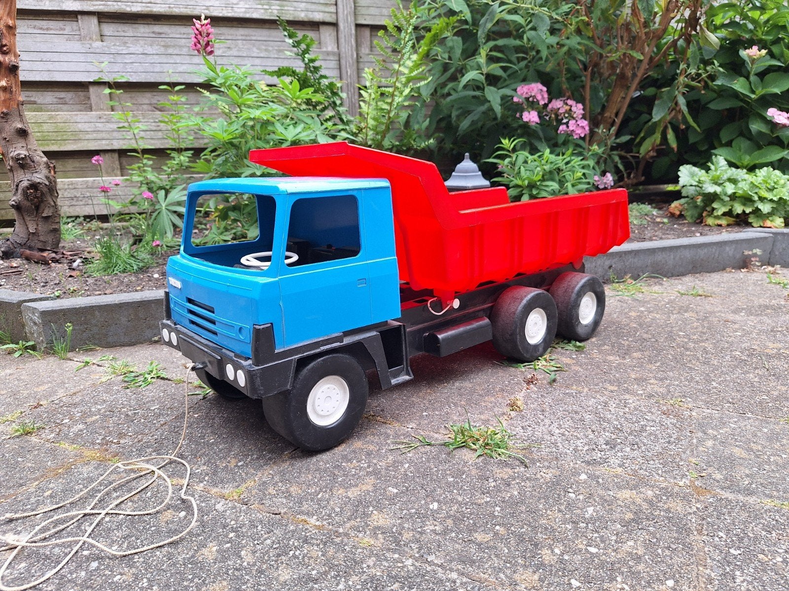Tatra kiepwagen., Ophalen, Zo goed als nieuw