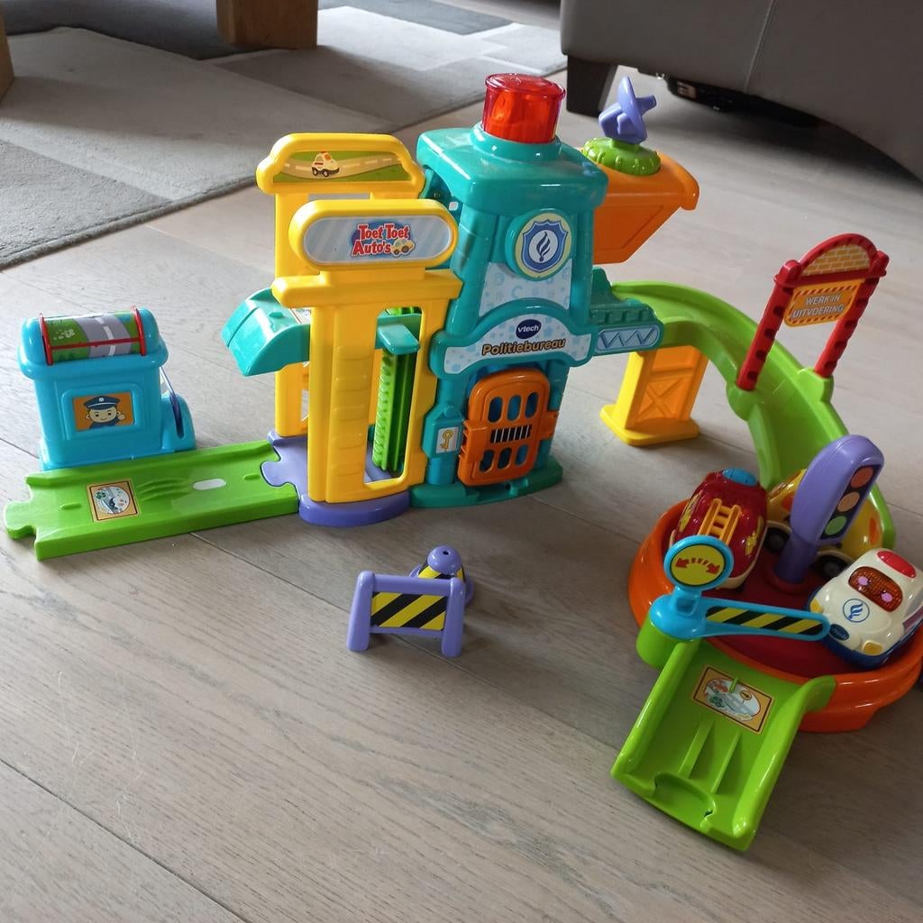 Politiebureau Vtech inclusief 3 auto's, Kinderen en Baby's, Speelgoed | Vtech, Ophalen, Gebruikt, 2 tot 4 jaar