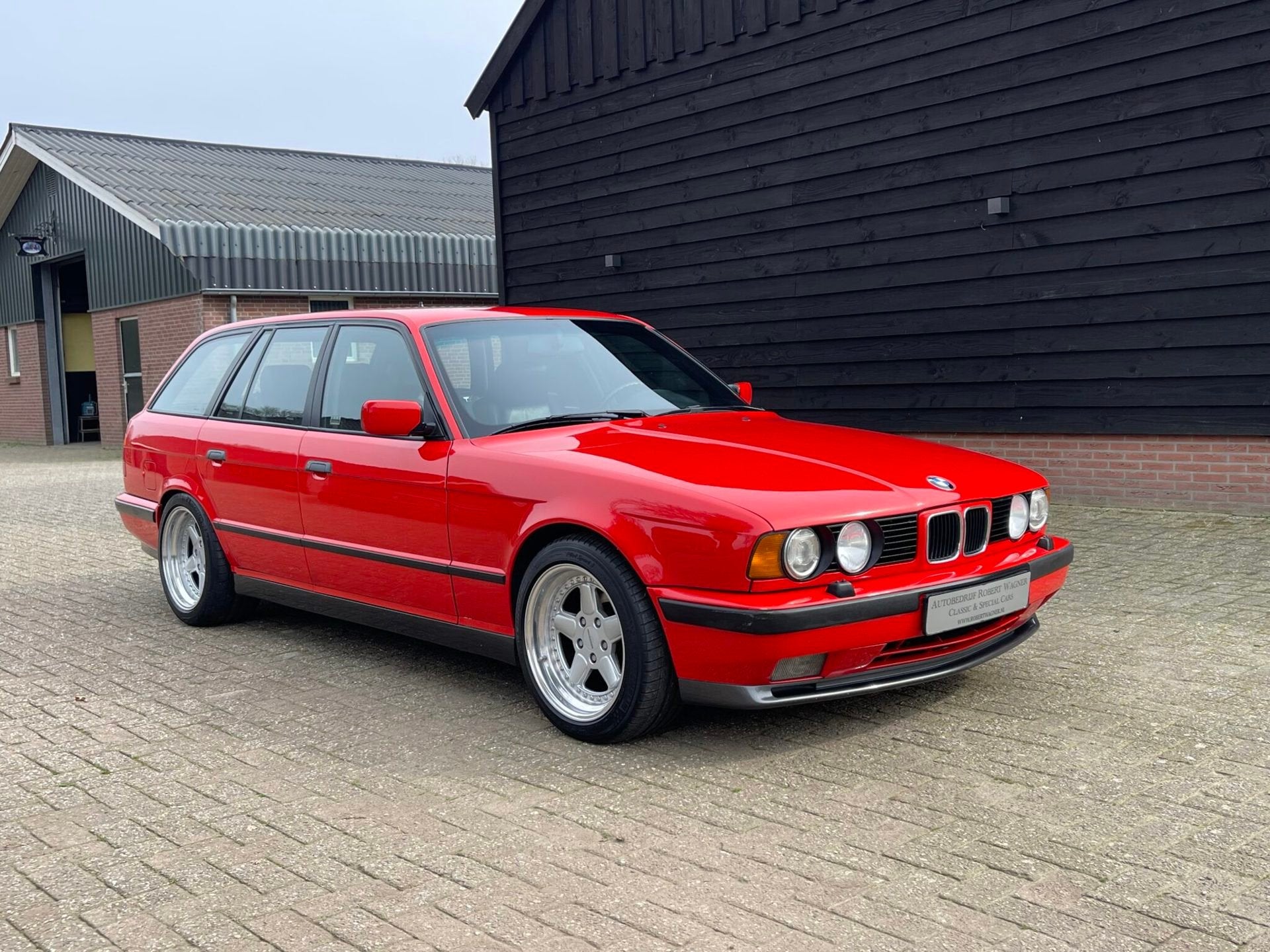 BMW M5 Touring E34 Mugello Red, Achterwielaandrijving, Zwart, 340 pk, Handgeschakeld