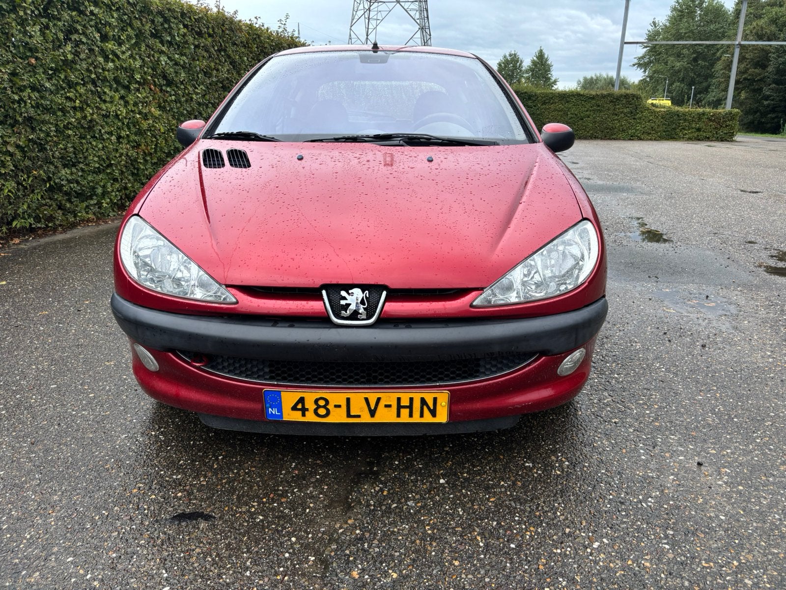 Peugeot 206 1.6 16V XT 3D AUT 2003 Rood, Auto's, Peugeot, 1025 kg, 40 €/maand, 4 cilinders, 560 kg