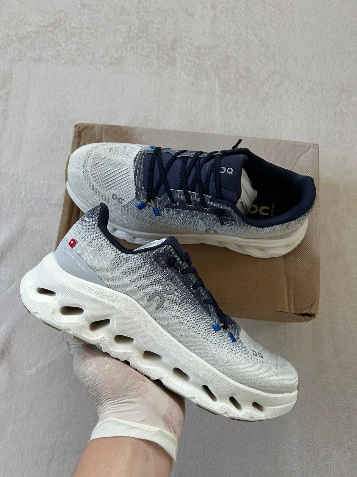 On Cloud  Sneakers maat 42 blauw wit, Kleding | Heren, Schoenen, Nieuw, Sneakers of Gympen, Wit, Ophalen of Verzenden