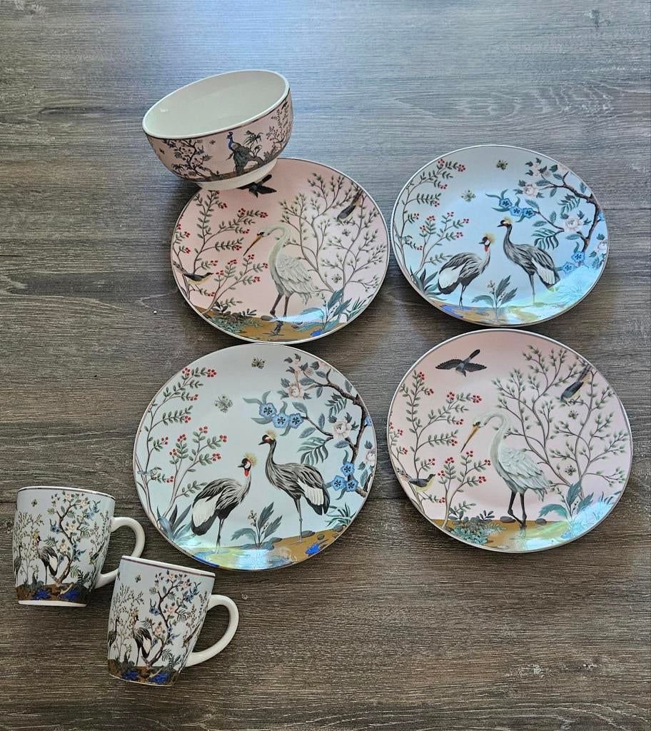 Prachtig servies met kraanvogels en bloesem, Huis en Inrichting, Keramiek, Ophalen of Verzenden, Zo goed als nieuw, Overige stijlen