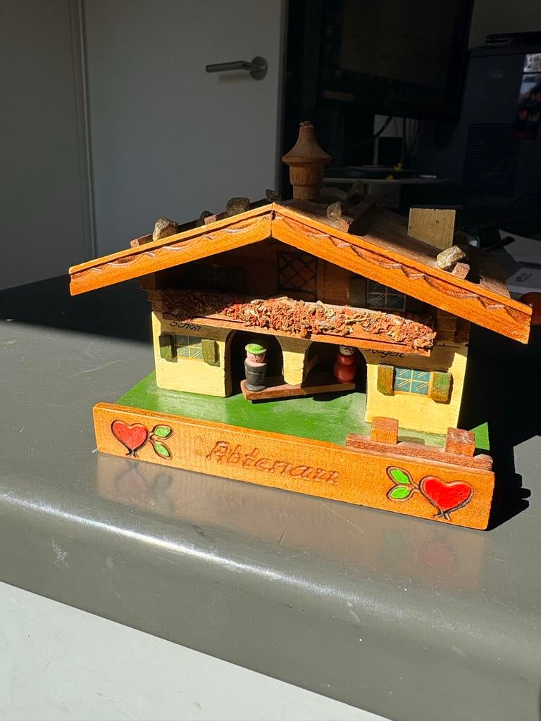 Oud weerhuisje en speeldoos in één, Antiek en Kunst, Antiek | Woonaccessoires, Ophalen of Verzenden