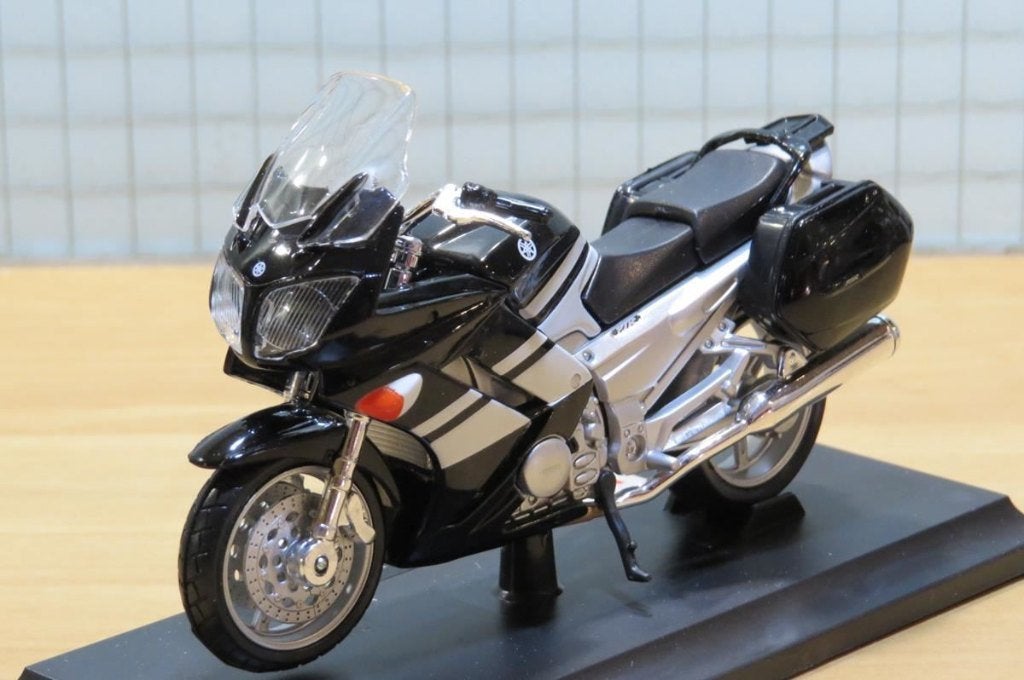 Yamaha FJR1300 1:18 zwart/wit, MayCheong, Maisto, Nieuw, Ophalen of Verzenden