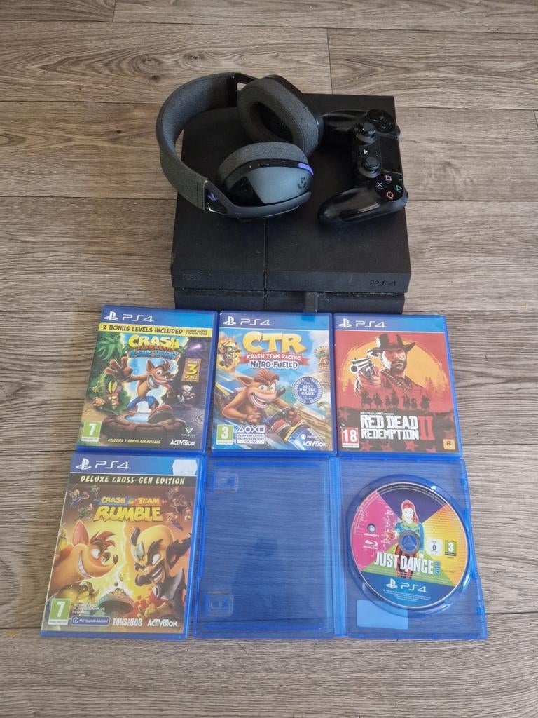 Ps4 met 32 inch tv headphone controller en spellen, Spelcomputers en Games, Spelcomputers | Sony PlayStation 4, Ophalen, Gebruikt