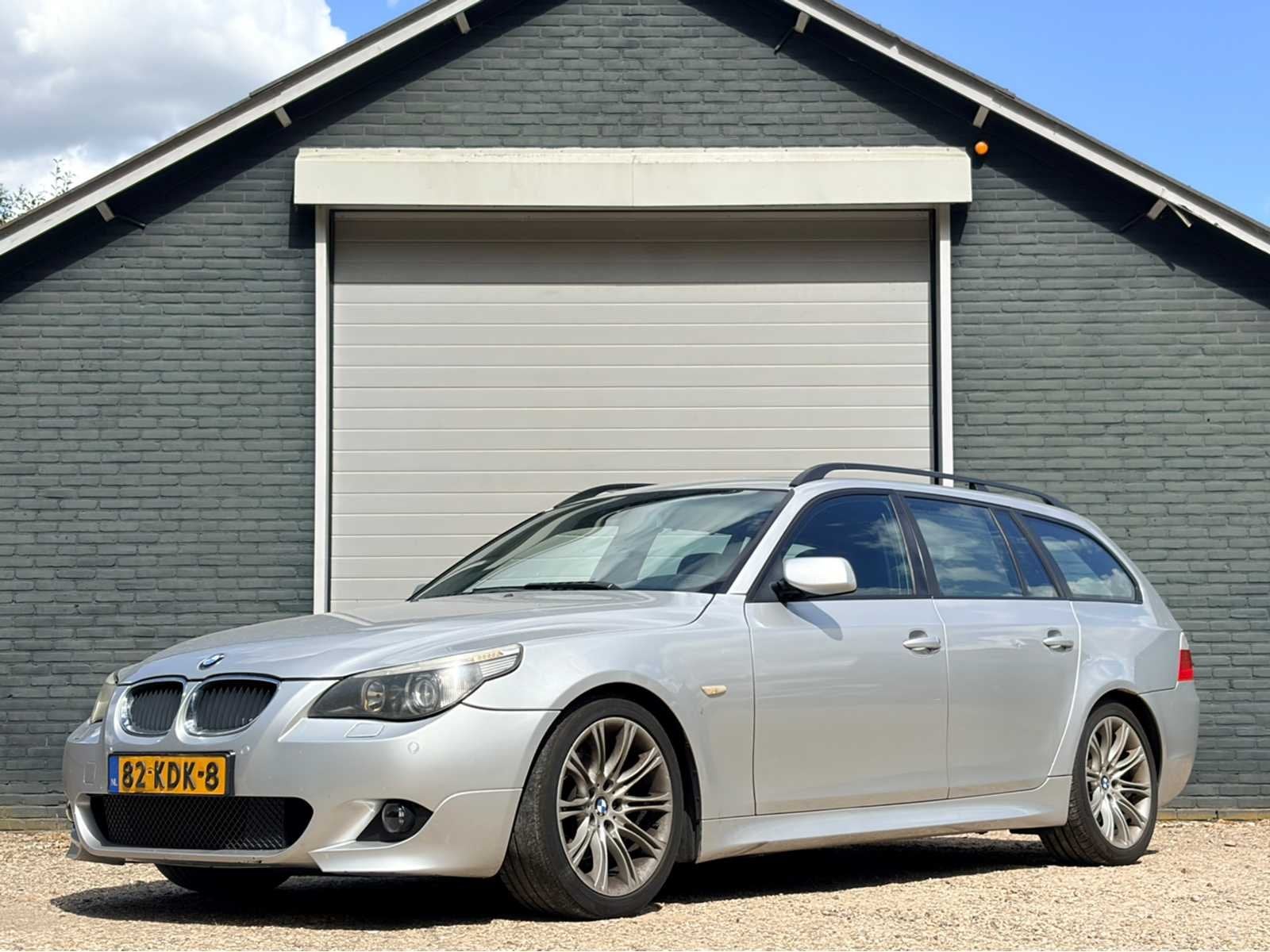 BMW m-pakket 5-serie Touring 525i automaat pano Executive Pe, Auto's, Gebruikt, 2000 kg, 1616 kg, Euro 4