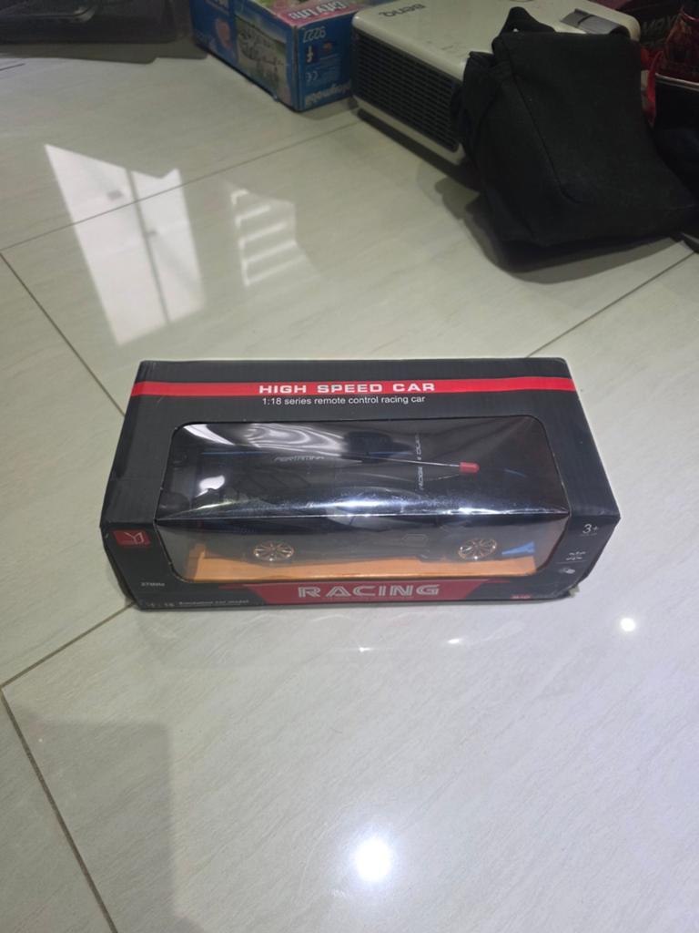 Nieuwe High Speed RC Auto 1:18 - Nooit Gebruikt, Hobby en Vrije tijd, Modelbouw | Radiografisch | Auto's, Ophalen, Nieuw, Elektro