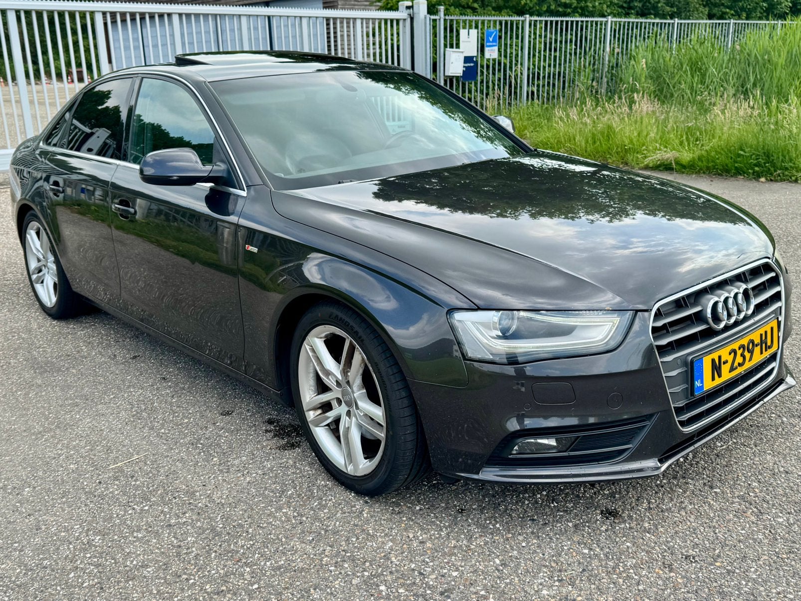 Audi A4 1.8 S-line Tfsi 125KW Multitronic 2012 Grijs, 4 cilinders, 75 €/maand, Bi-Xenon koplampen, Particulier
