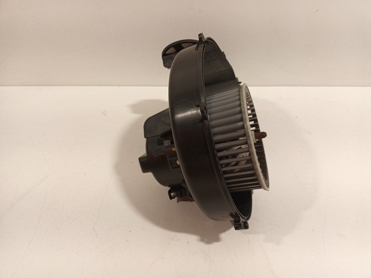 Kachel ventilator motor Land Rover Evoque, Onderdelen@venauto.nl, Van der Ven Autorecycling B.V., Ettenseweg 76, 4706 PB Roosendaal, The Netherlands