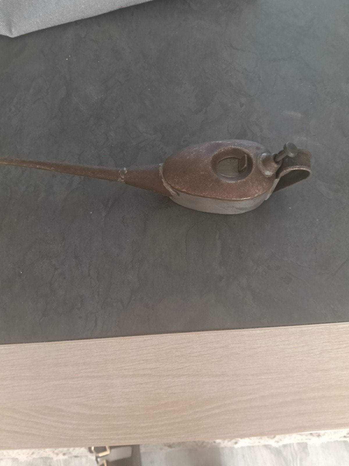 Antieke olielamp / oliekannetje, Ophalen
