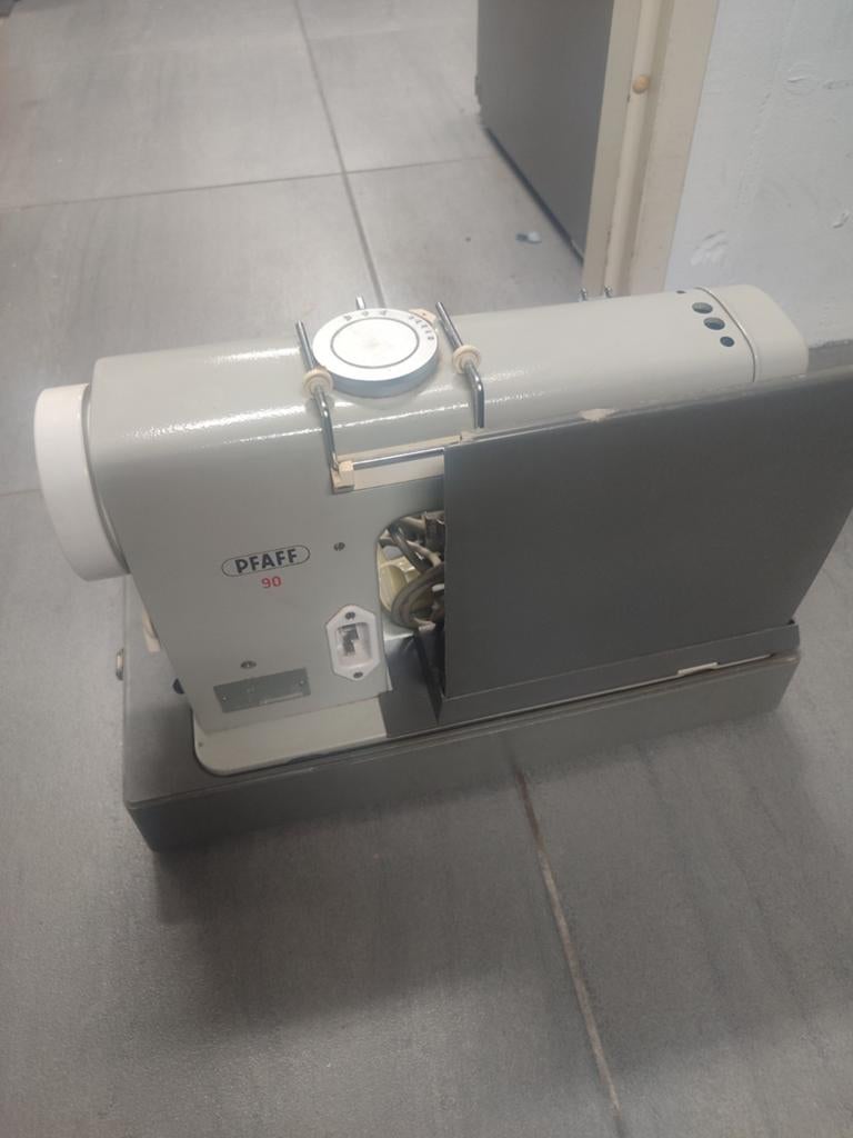 Pfaff naaimachine 90, Hobby en Vrije tijd, Ophalen of Verzenden, Zo goed als nieuw, Naaimachine, Pfaff