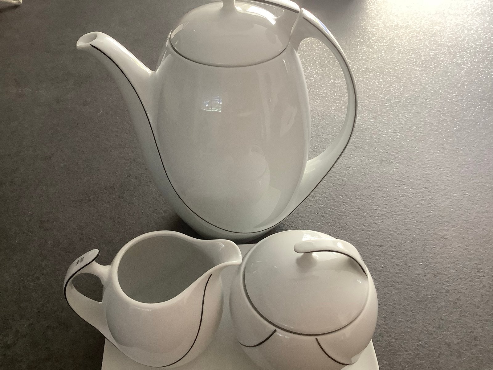 Seltmann Weiden Bavaria W. Germany theepot, melkkan en suike, Huis en Inrichting, Keuken | Servies, Overige merken, Klassiek, Ophalen of Verzenden