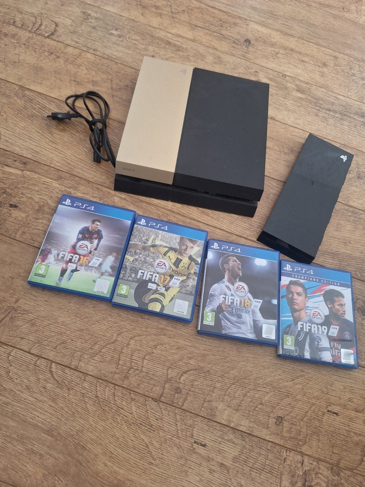 Playstation 4 met Fifa spellen, Ophalen, Zonder controller, Original, 500 GB
