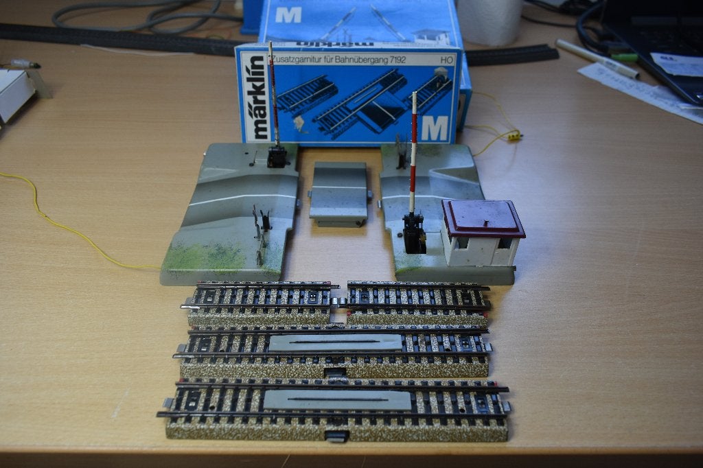 Marklin automtische overweg M rail 7192 + 7193, Wisselstroom, Gebruikt, Rails, Ophalen of Verzenden