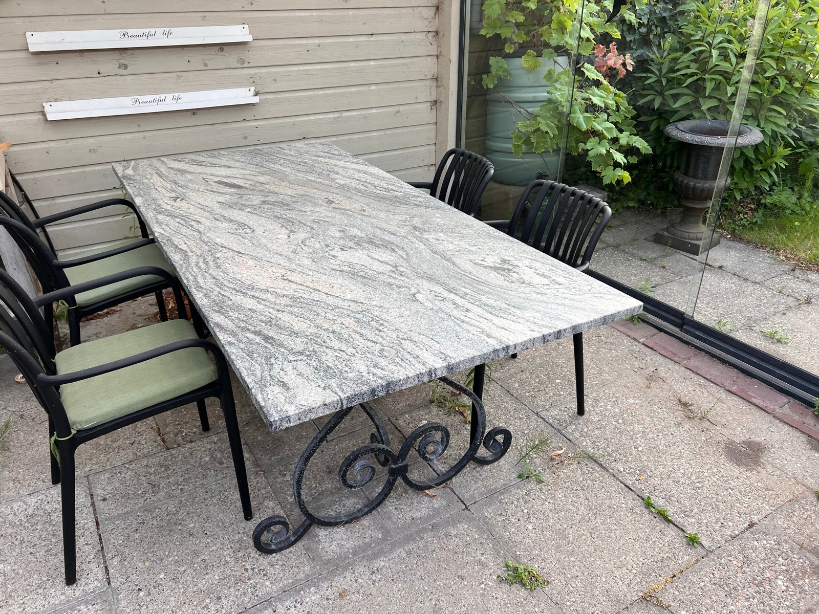 Tuinset: granieten tafel met smeedijzeren onderstel, Tuin en Terras, Ophalen, Gebruikt, Rechthoekig, Overige materialen
