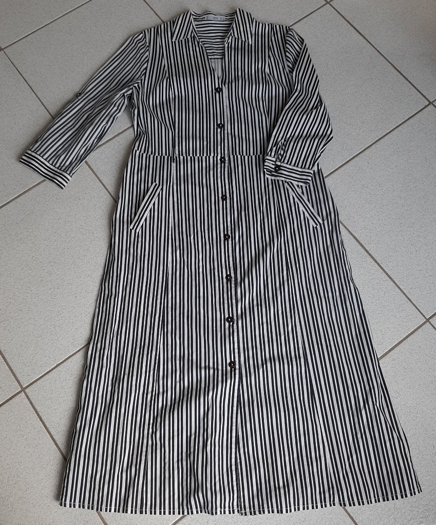 Mango Mt L gestreepte doorknoop (stretch) jurk, Mango, Blauw, Zo goed als nieuw, Onder de knie