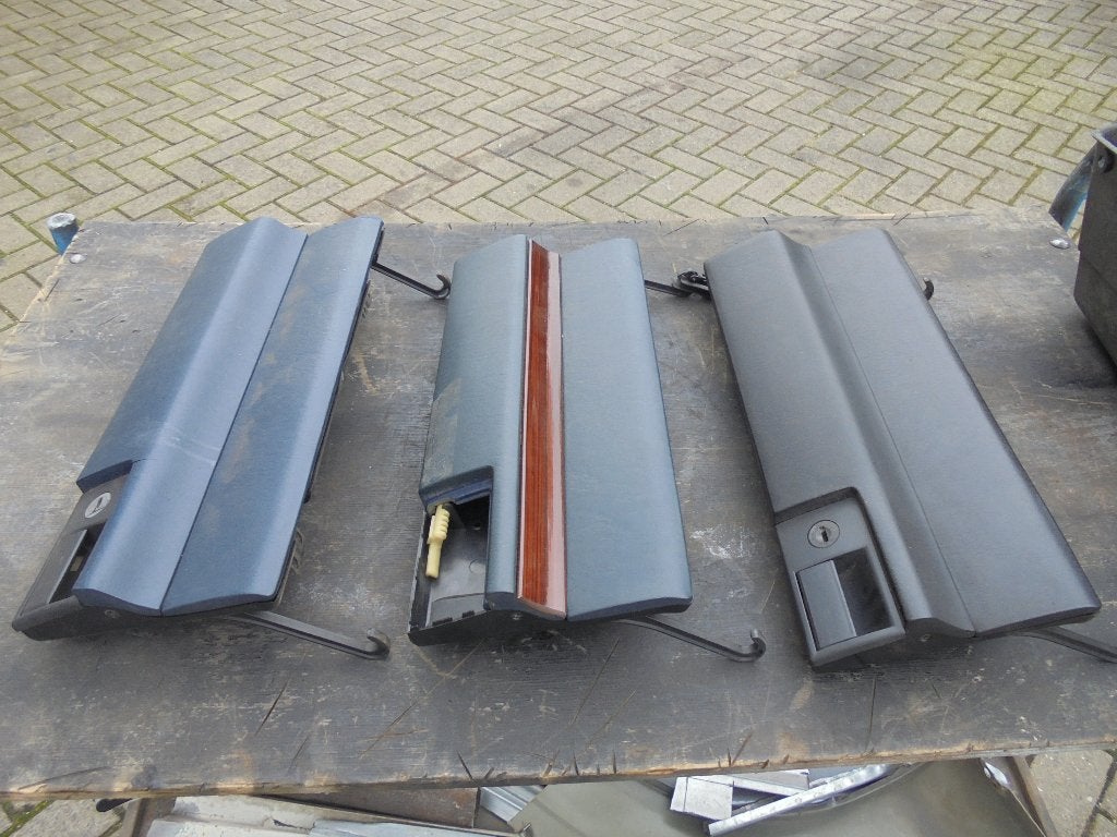 Klep dashboardkastjes W124, Ophalen of Verzenden, Mercedes-Benz