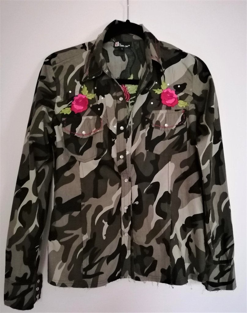 SUPER LEUKE armyprint blouse met roze bloemen borduursel S, Kleding | Dames, Meerkleurig, Nieuw, Ophalen of Verzenden, Coolcat