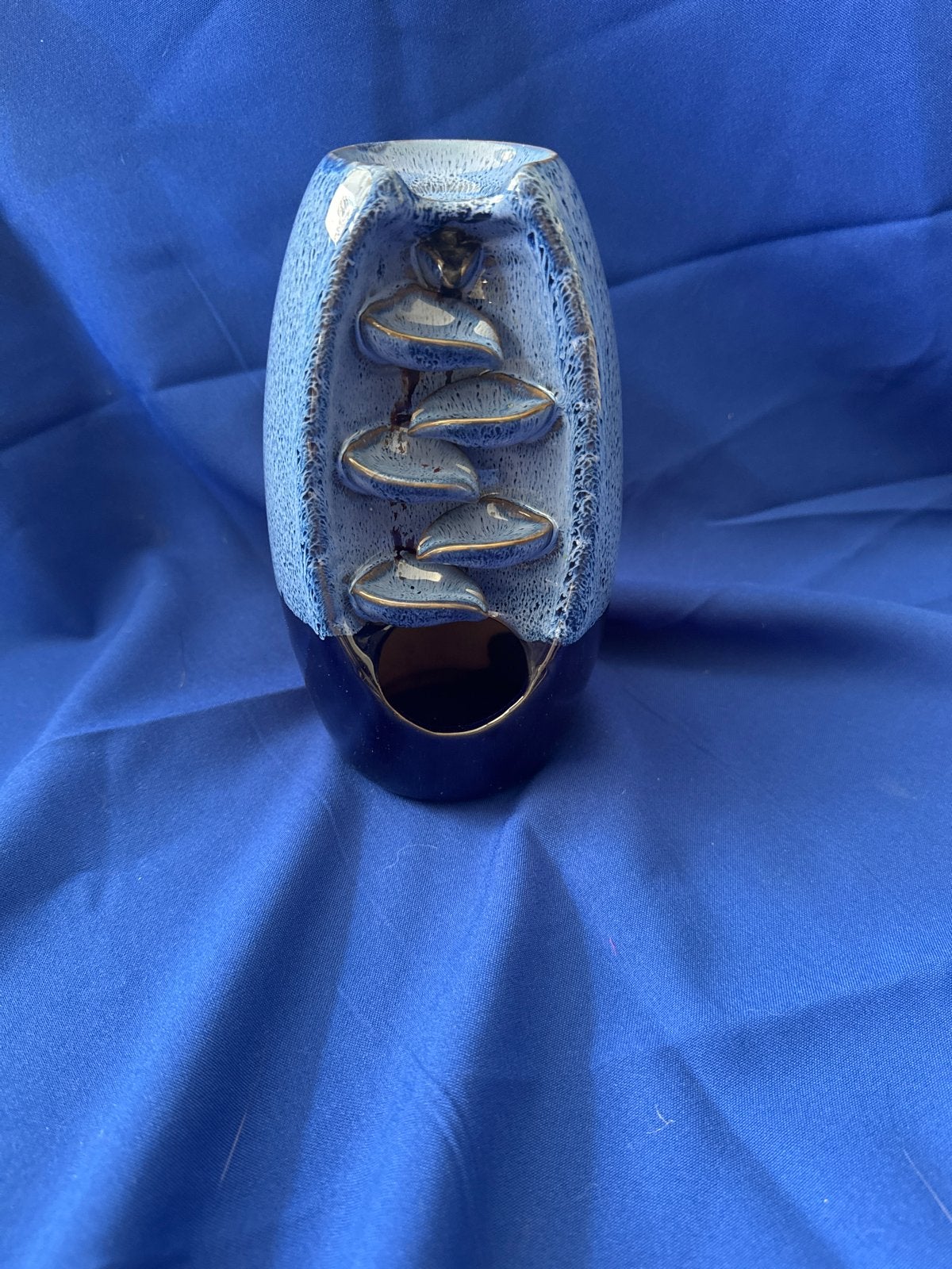 Blauwe keramische wierookhouder met waterval effect, Huis en Inrichting, Woonaccessoires | Overige, Ophalen, Blauw, Steen/keramiek