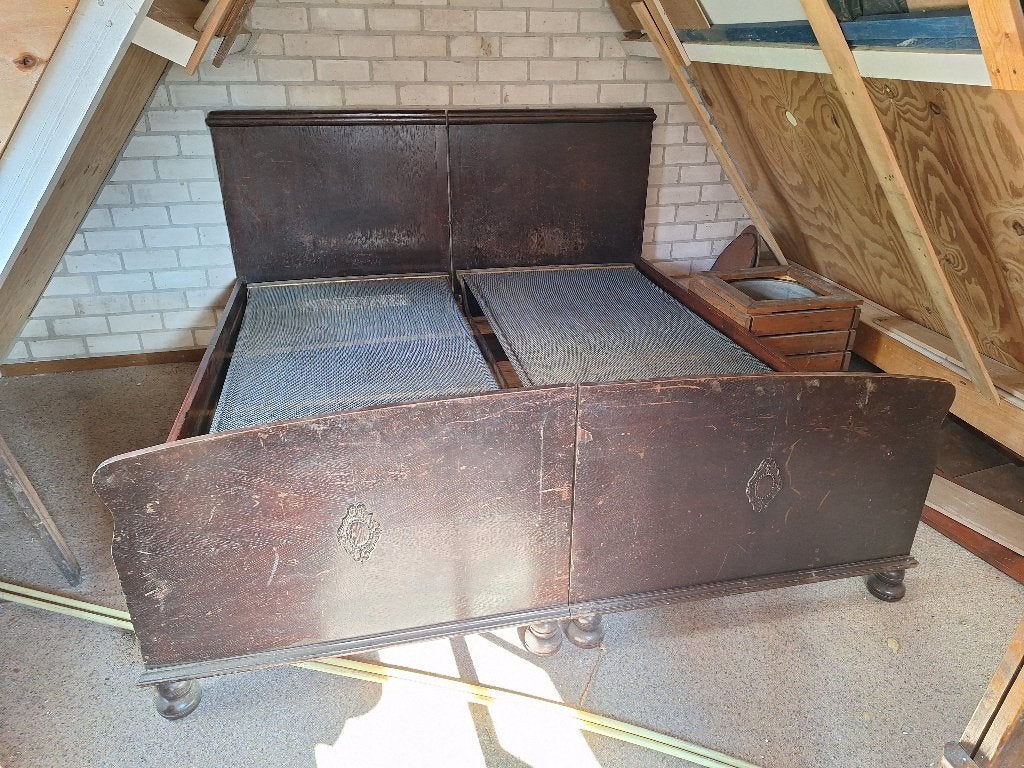 Klassiek eikenhouten bed 1935 + 2 Auping spiralen vintage, Huis en Inrichting, Slaapkamer | Bedden, Ophalen, 210 cm, Tweepersoons