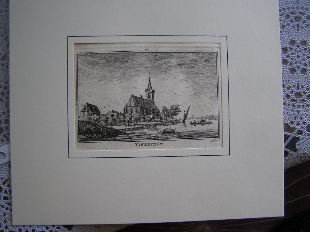 Antieke gravure dorp Jaarsveld de kerk(Yaersvelt) rond 1610., Antiek en Kunst, Stadsgezicht, Gravure, 7 cm, 11 cm
